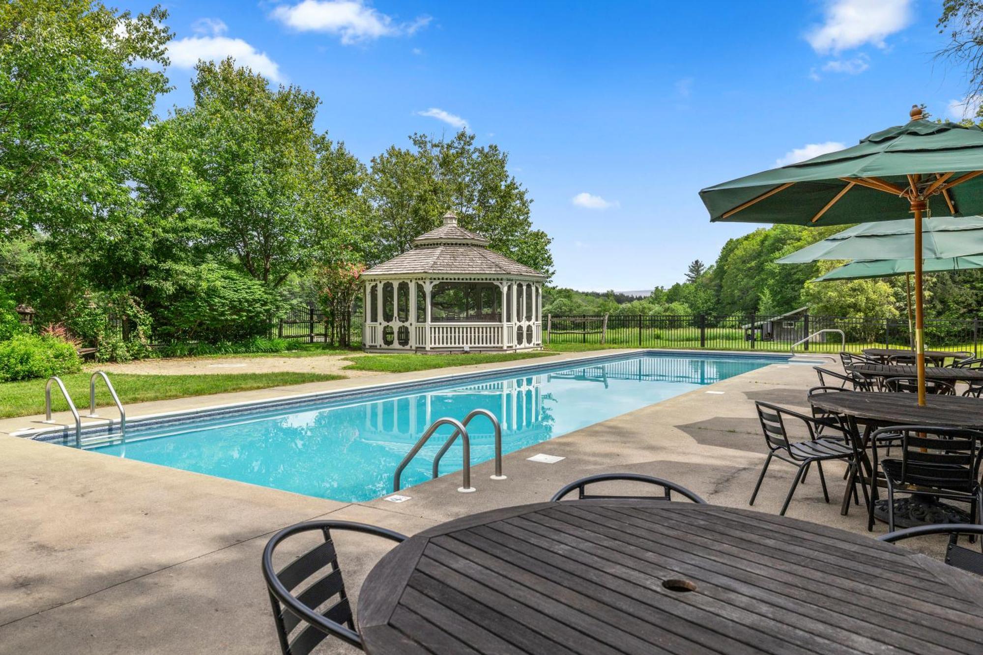 Mountaineer Inn West Dover Luaran gambar